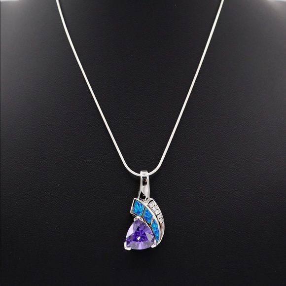 Jewelry - Beautiful necklace. 925 Sterling Silver.